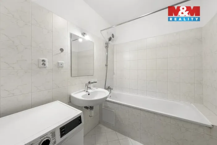 Prodej bytu 2+1, Chlumec, Stradovská, 51 m2