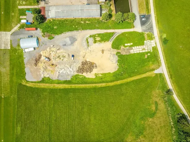 Prodej komerčního pozemku, Omlenice, 2175 m2