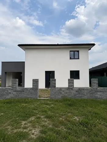 Prodej rodinného domu, Kounice, 233 m2