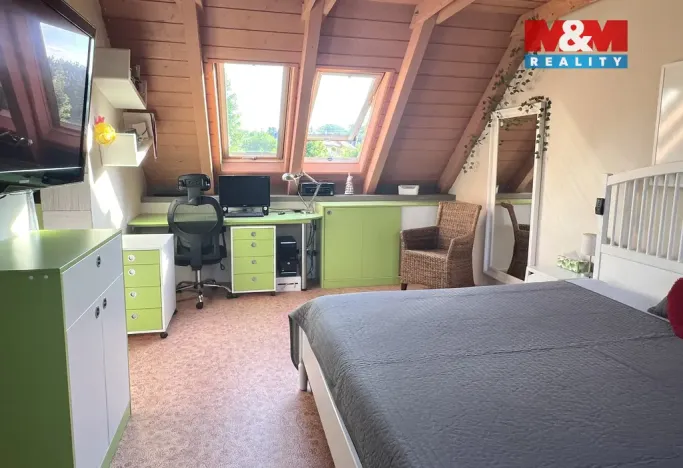 Prodej rodinného domu, Knovíz, 214 m2