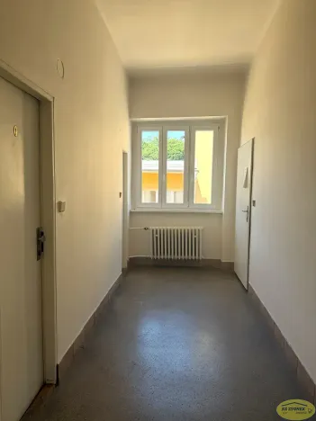 Pronájem kanceláře, Kroměříž, Vejvanovského, 14 m2