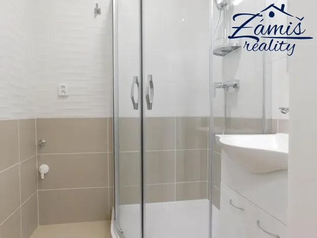 Pronájem bytu 2+1, Kladno, Litevská, 62 m2