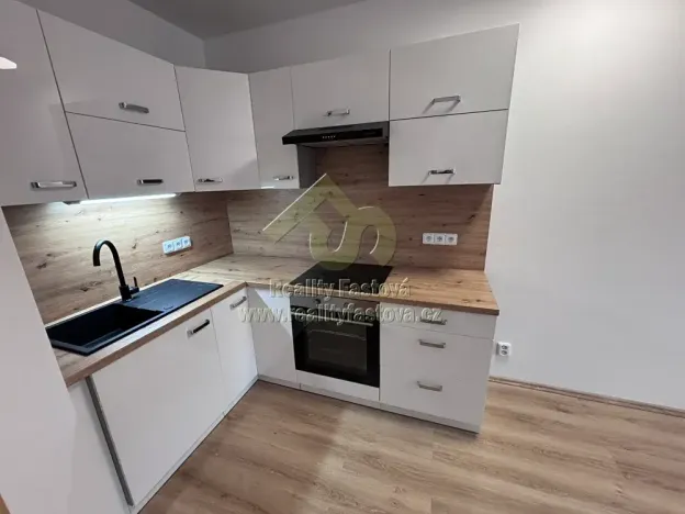 Pronájem bytu 2+kk, Plzeň, Plzenecká, 42 m2