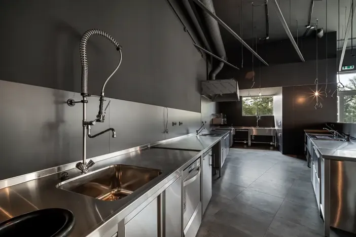 Pronájem restaurace, Praha - Holešovice, V háji, 240 m2