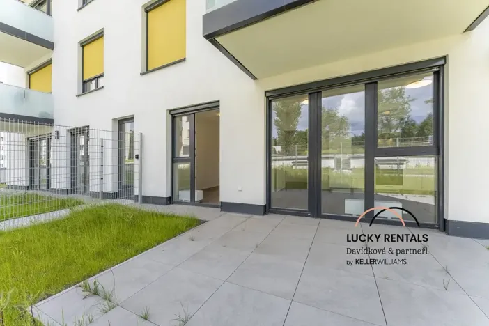 Pronájem bytu 2+kk, Praha - Vysočany, Pod Harfou, 38 m2