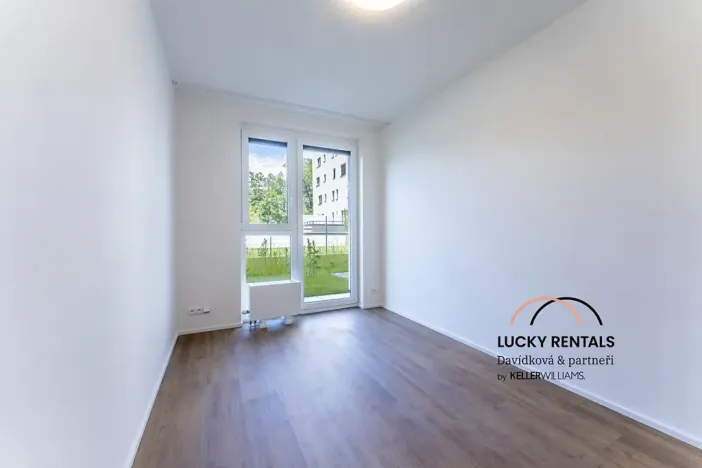 Pronájem bytu 2+kk, Praha - Vysočany, Pod Harfou, 44 m2