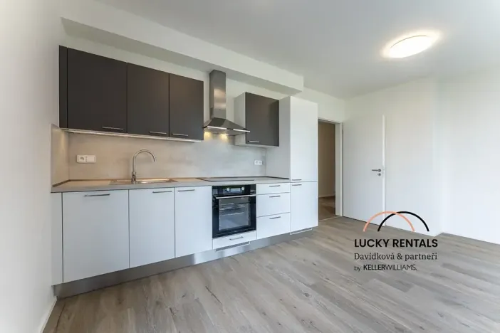Pronájem bytu 2+kk, Praha - Vysočany, Pod Harfou, 42 m2