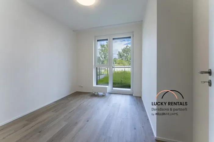 Pronájem bytu 2+kk, Praha - Vysočany, Pod Harfou, 42 m2