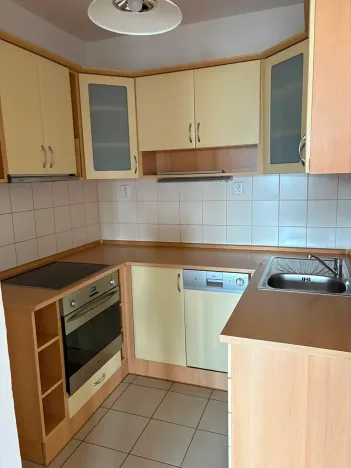 Pronájem bytu 2+kk, Praha - Suchdol, Brandejsovo náměstí, 59 m2