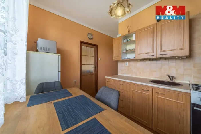 Prodej bytu 2+1, Hrádek - Nová Huť, 1. máje, 56 m2