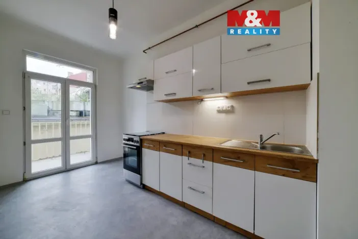 Pronájem bytu 3+1, Cheb, Valdštejnova, 86 m2