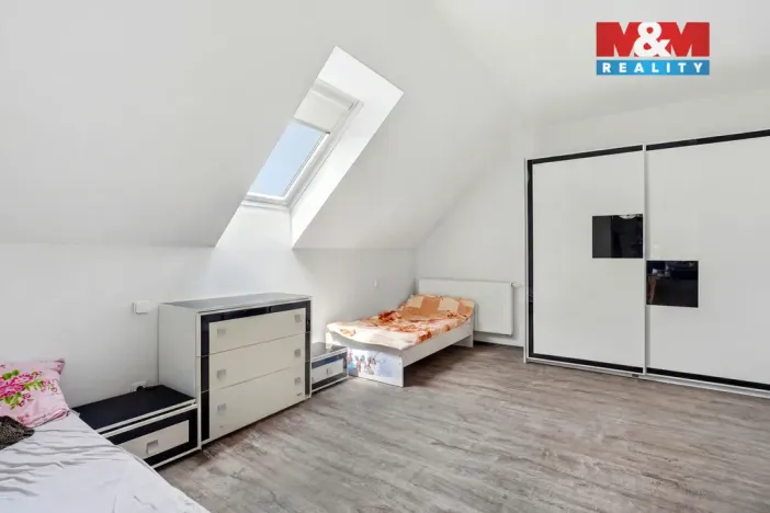 Prodej rodinného domu, Kněžmost - Koprník, 250 m2