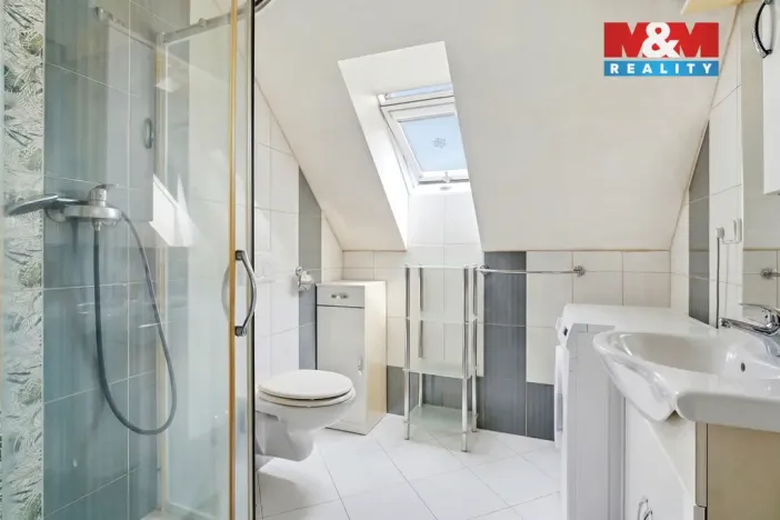 Prodej rodinného domu, Kněžmost - Koprník, 250 m2