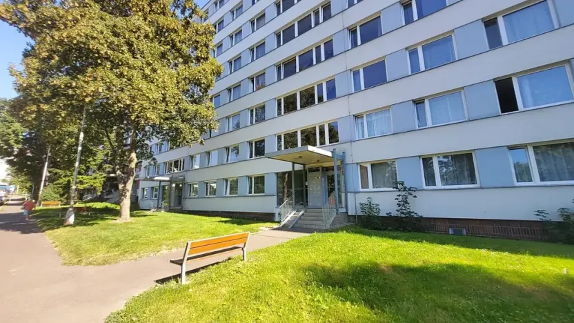 Prodej bytu 2+kk, Praha - Kobylisy, Třebenická, 39 m2