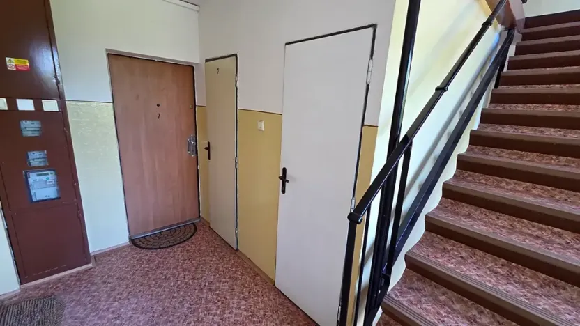 Prodej bytu 2+kk, Praha - Kobylisy, Třebenická, 39 m2