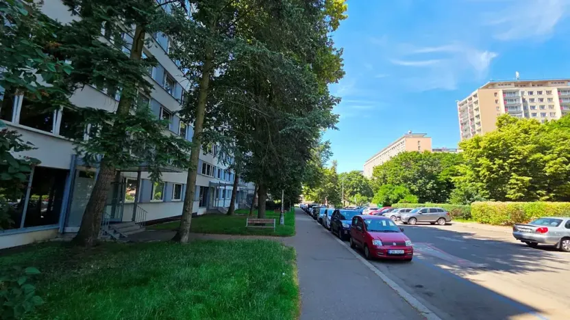 Prodej bytu 2+kk, Praha - Kobylisy, Třebenická, 39 m2