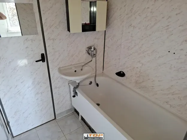 Prodej bytu 3+1, Kadaň, Husova, 64 m2