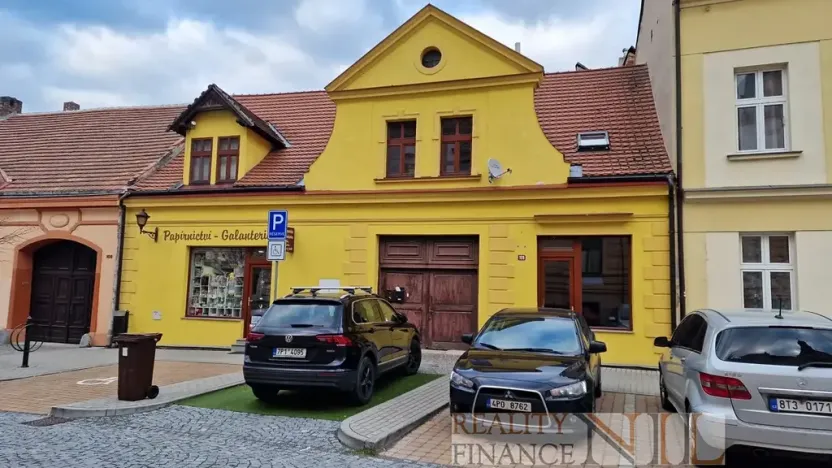 Pronájem obchodního prostoru, Dobřany, Školní, 79 m2