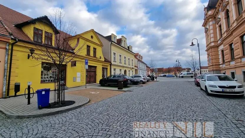 Pronájem obchodního prostoru, Dobřany, Školní, 79 m2