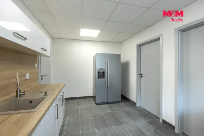 Pronájem obchodního prostoru, Louny, Březinova, 210 m2