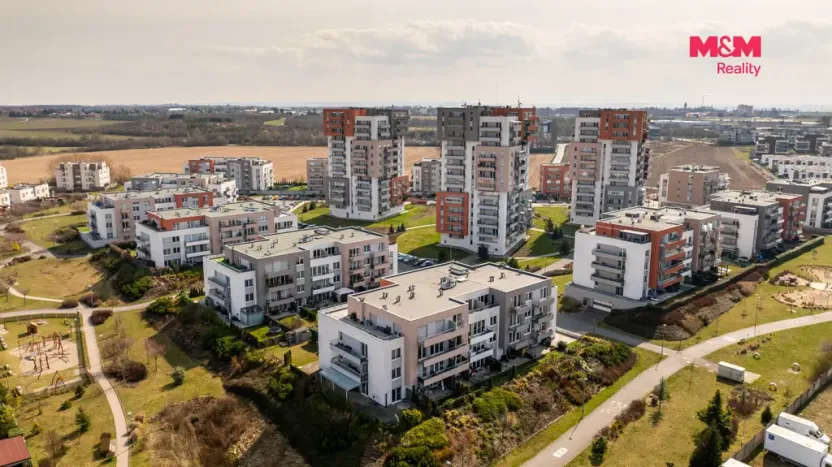 Pronájem bytu 2+kk, Praha - Letňany, Hlučkova, 60 m2