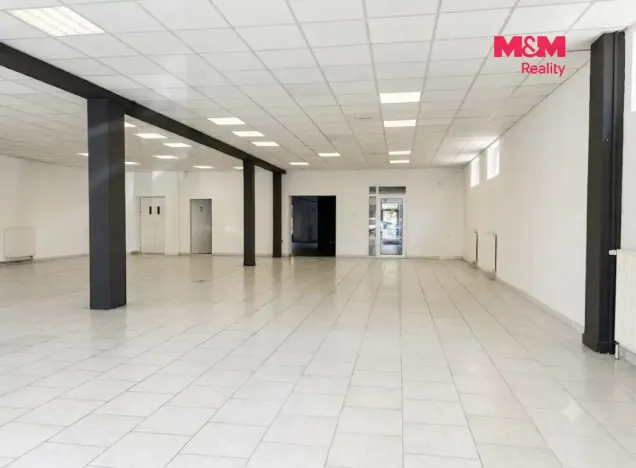 Pronájem obchodního prostoru, Pardubice, Smetanovo náměstí, 350 m2