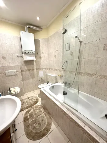 Prodej bytu 3+1, Karlovy Vary, Sadová, 112 m2