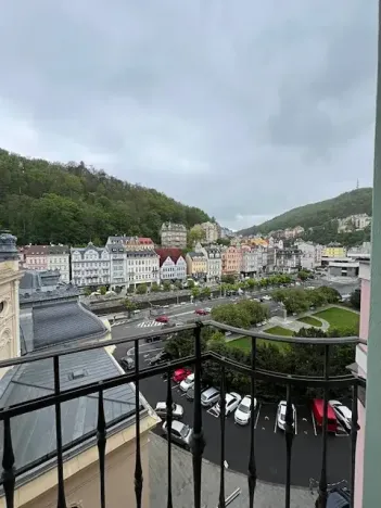 Prodej bytu 4+1, Karlovy Vary, Divadelní náměstí, 145 m2