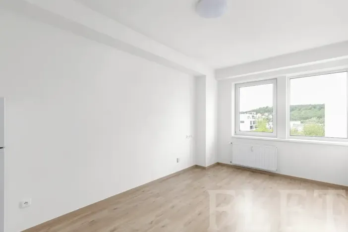 Pronájem bytu 1+kk, Praha - Jinonice, Peroutkova, 26 m2