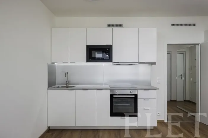Pronájem bytu 1+kk, Praha - Hloubětín, Laponská, 34 m2