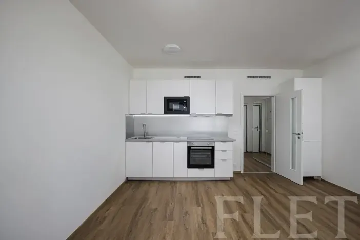 Pronájem bytu 1+kk, Praha - Hloubětín, Laponská, 34 m2