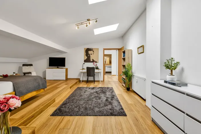 Prodej bytu 3+kk, Šestajovice, Komenského, 116 m2