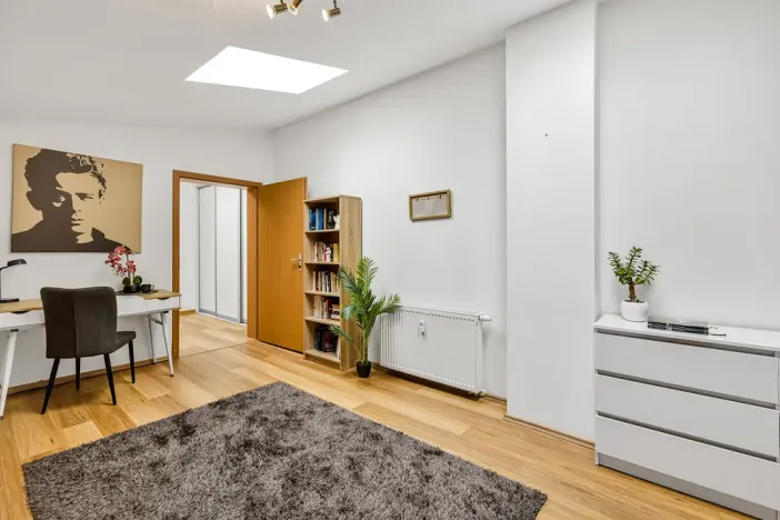 Prodej bytu 3+kk, Šestajovice, Komenského, 116 m2