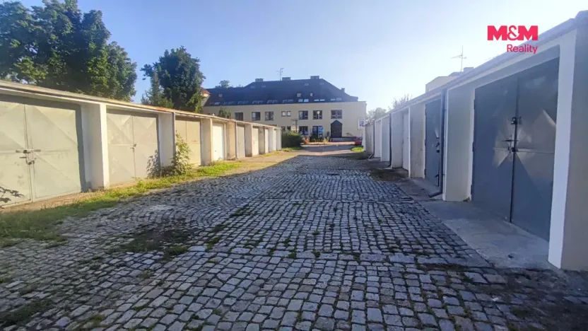 Pronájem garáže, Hradec Králové, U Kavalíru, 17 m2