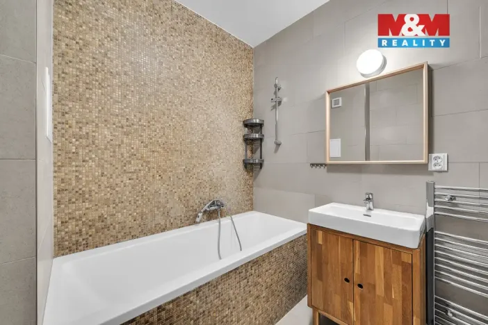 Pronájem bytu 2+kk, Pardubice - Bílé Předměstí, Husova, 58 m2