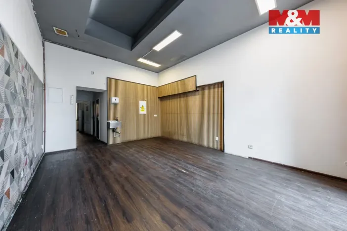 Pronájem obchodního prostoru, Karlovy Vary, Jaltská, 50 m2