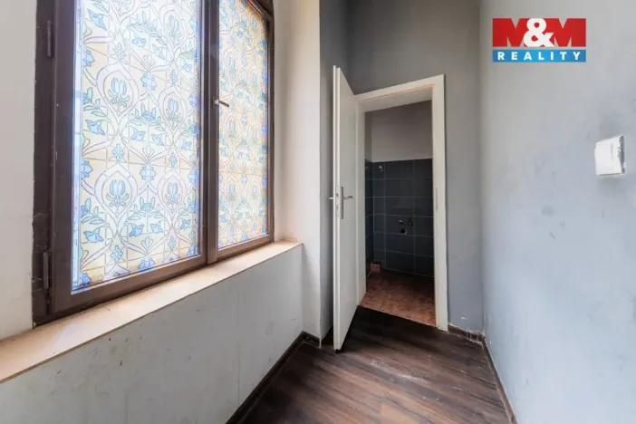 Pronájem obchodního prostoru, Karlovy Vary, Jaltská, 50 m2