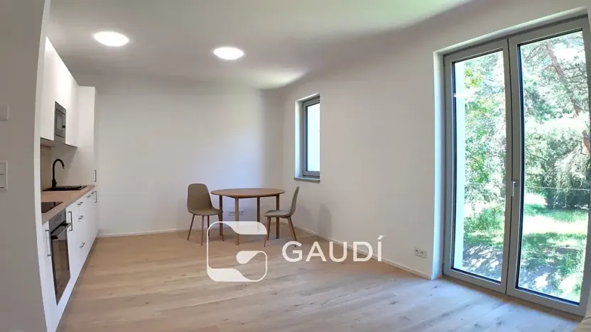 Pronájem bytu 1+kk, Praha - Hrdlořezy, Mezitraťová, 37 m2