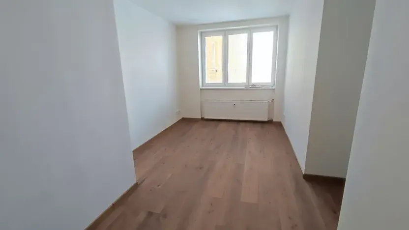 Prodej obchodního prostoru, Praha, Bělohorská, 86 m2