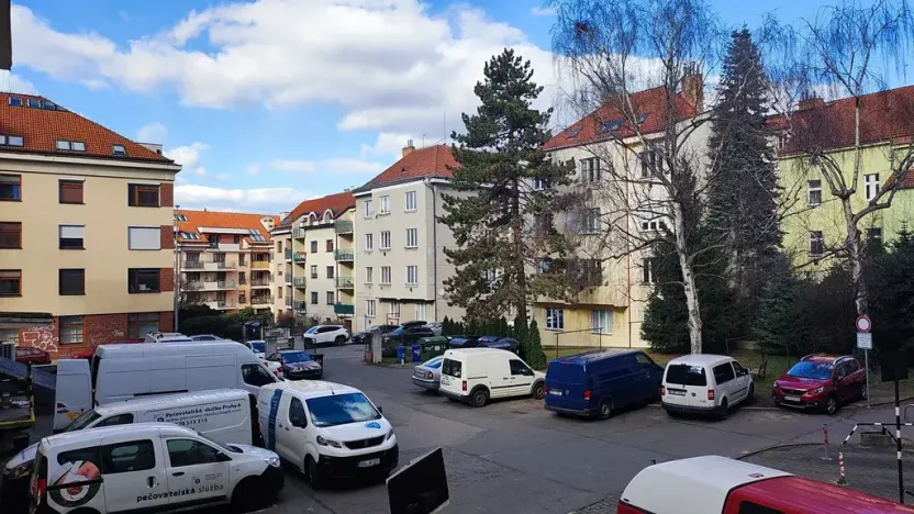 Prodej obchodního prostoru, Praha, Bělohorská, 86 m2