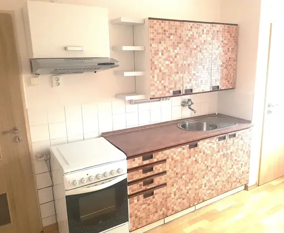 Pronájem bytu 2+1, České Budějovice, Pražská tř., 58 m2