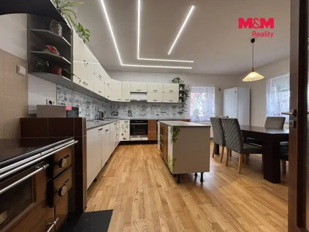 Prodej chalupy, Výsluní, 210 m2