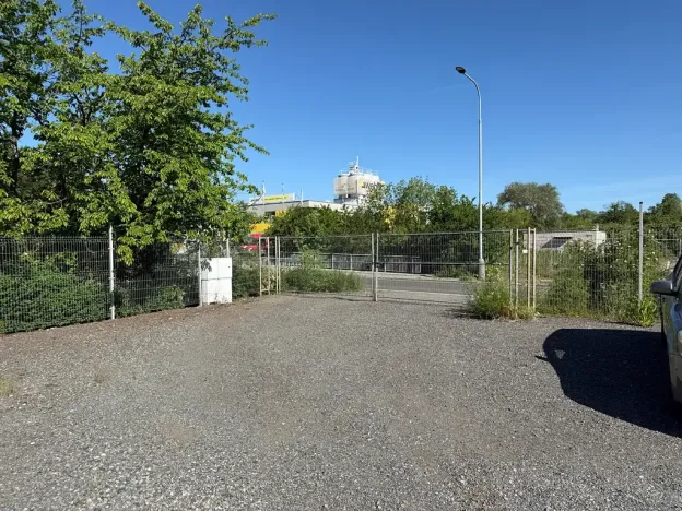 Pronájem komerčního pozemku, Praha, Radiová, 500 m2