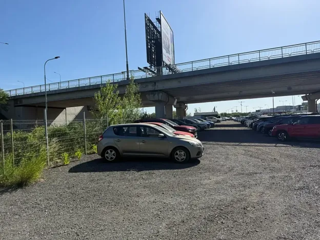 Pronájem komerčního pozemku, Praha, Radiová, 200 m2