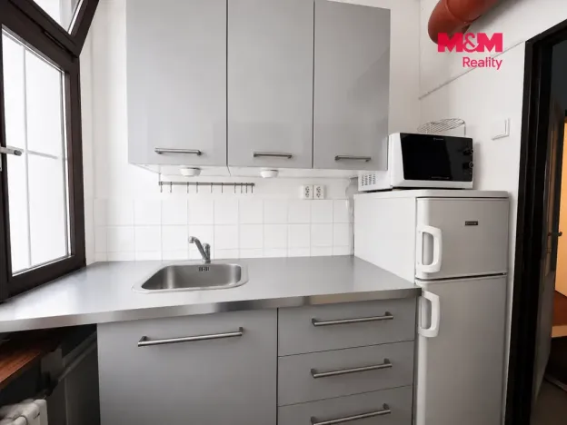Pronájem kanceláře, Praha - Prosek, Prosecká, 63 m2