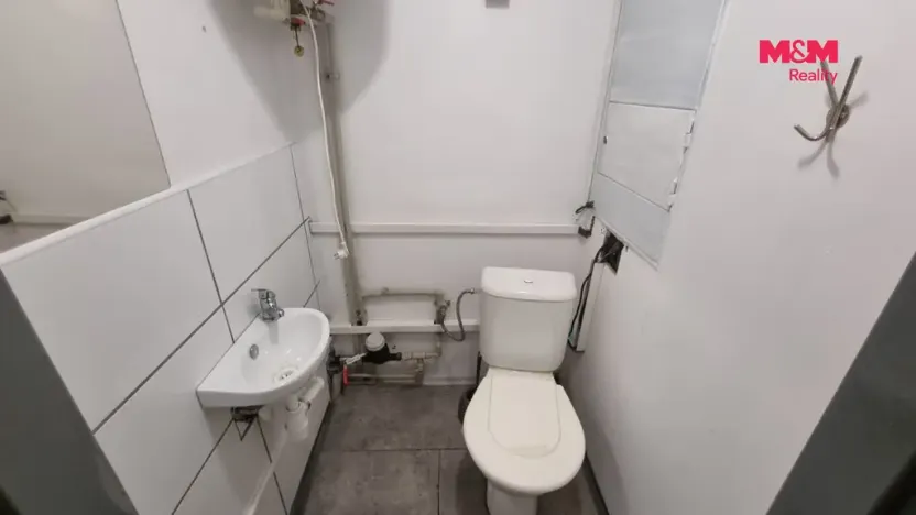 Pronájem obchodního prostoru, Český Těšín, Nádražní, 18 m2