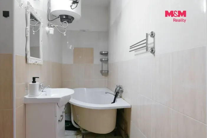 Prodej rodinného domu, Stěžery, Lipová, 250 m2
