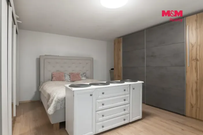 Prodej rodinného domu, Stěžery, Lipová, 250 m2