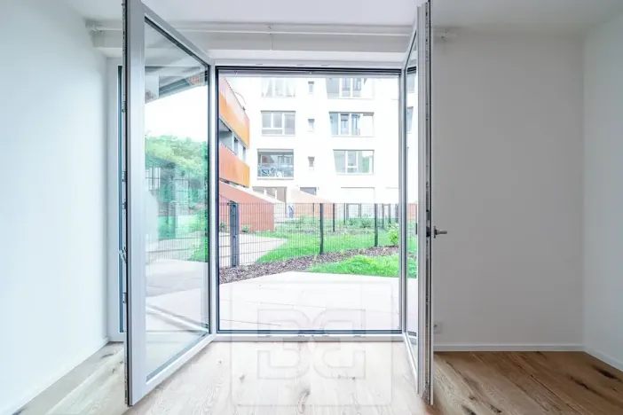 Pronájem bytu 2+kk, Praha - Radlice, U Komína, 55 m2