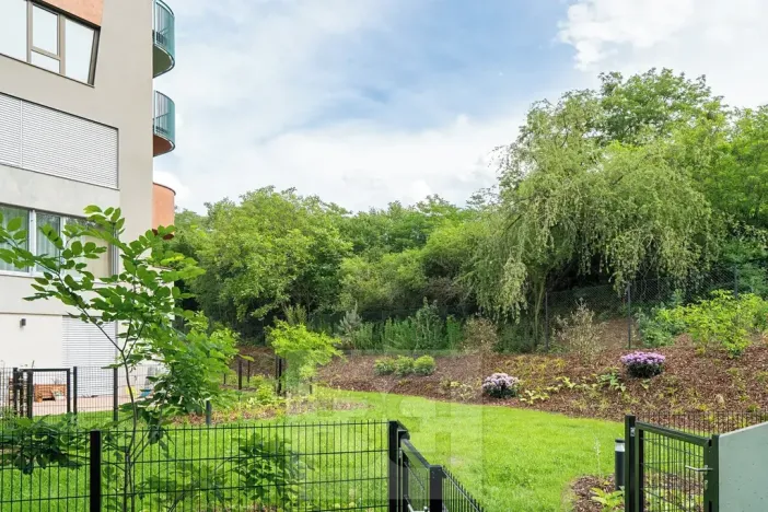 Pronájem bytu 2+kk, Praha - Radlice, U Komína, 55 m2